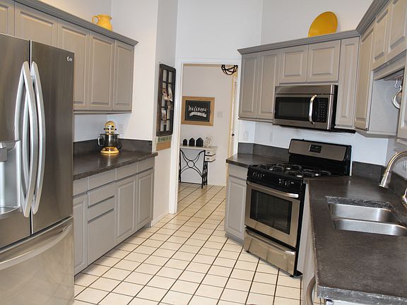 3rd image of 7505 Thornwood Dr NW