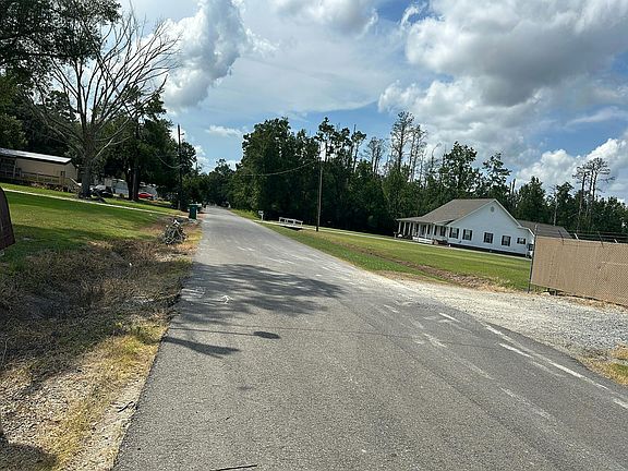 5th image of 720 Hoffpauir Ln