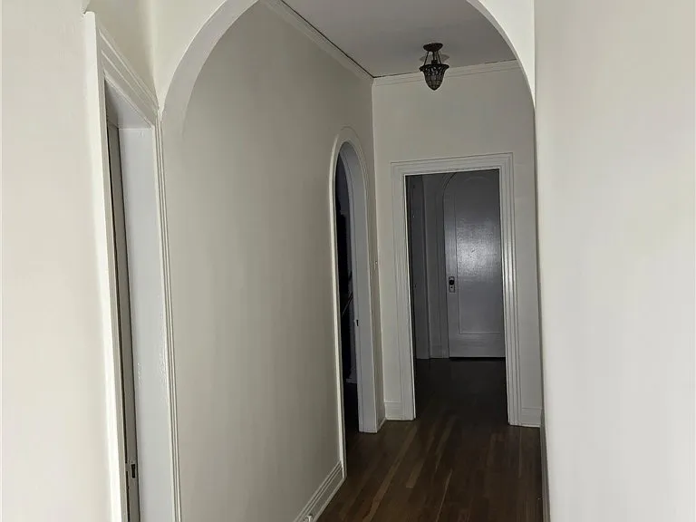 1731 Winona Blvd — Photo 6