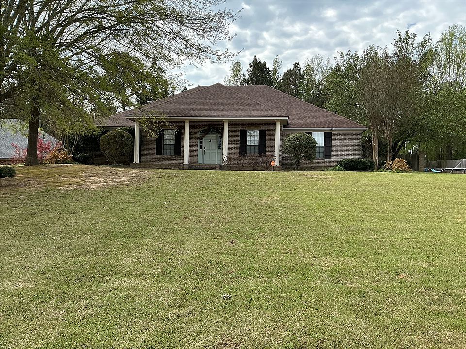 1st image of 201 Woodhaven Dr