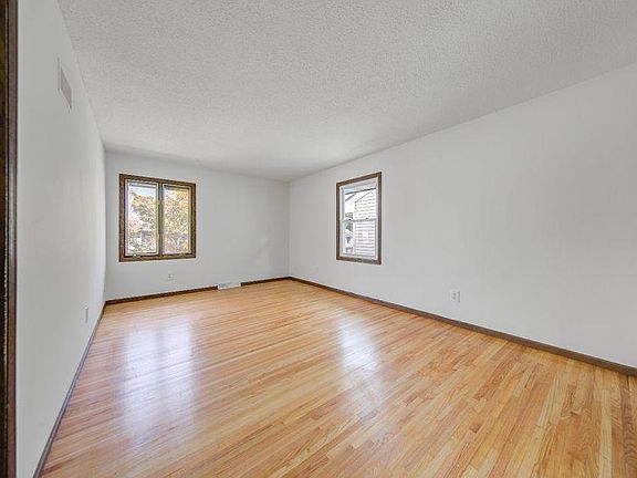 5th image of 2224 Glenridge Ave