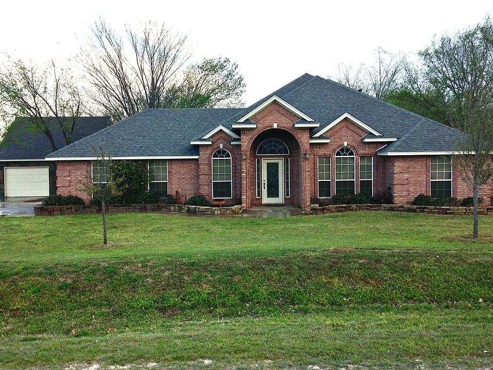 1st image of 212 Bluebonnet Dr
