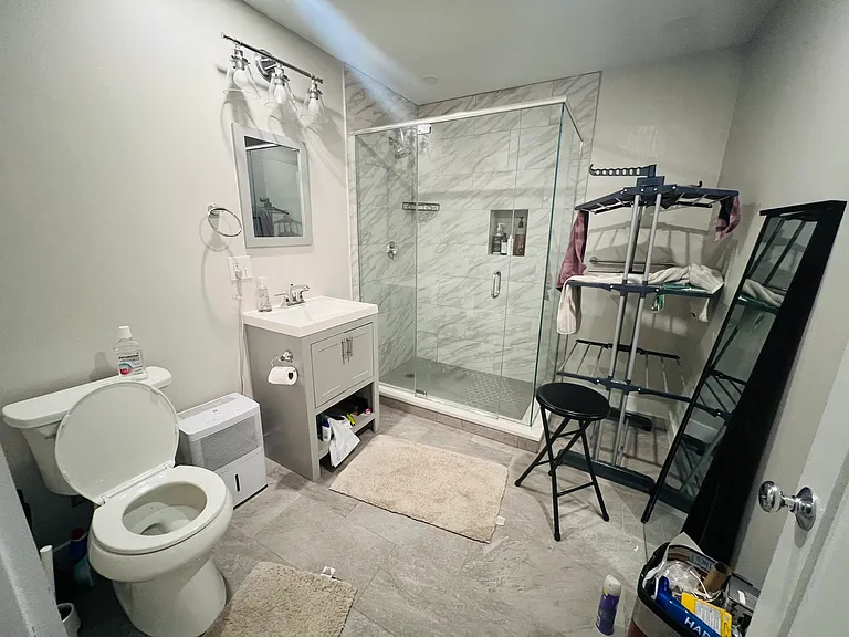 8 W Bellflower St #1 — Photo 17
