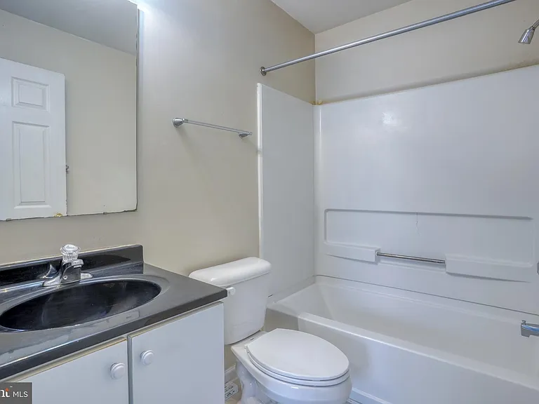 407 Champs Ln — Photo 25