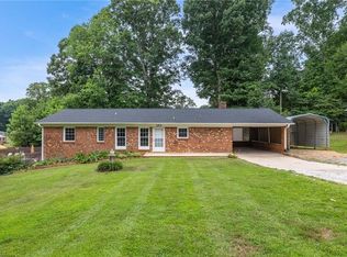 254 Valleyview Dr, Lexington, NC 27295