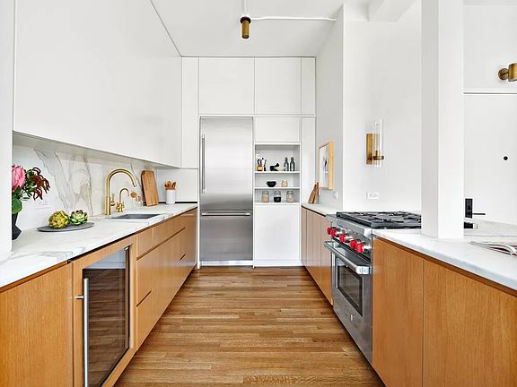 4th image of 261 Broadway APT 11A