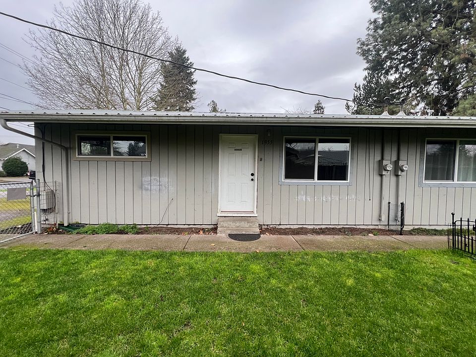 1st image of 1955 Berry St SE #1