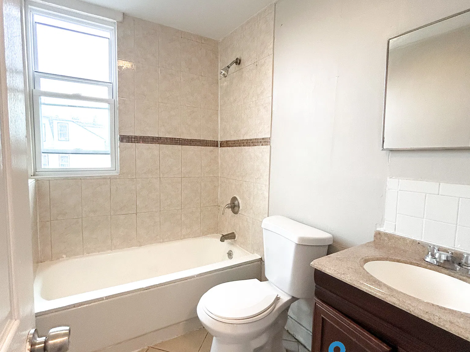 3 bed, 1100 sqft, $1,750 — Photo 2