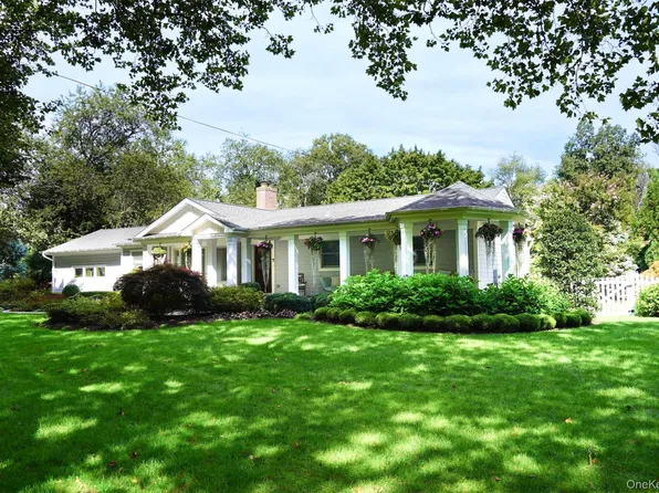 41 Snowball Drive, Cold Spring Harbor, NY 11724