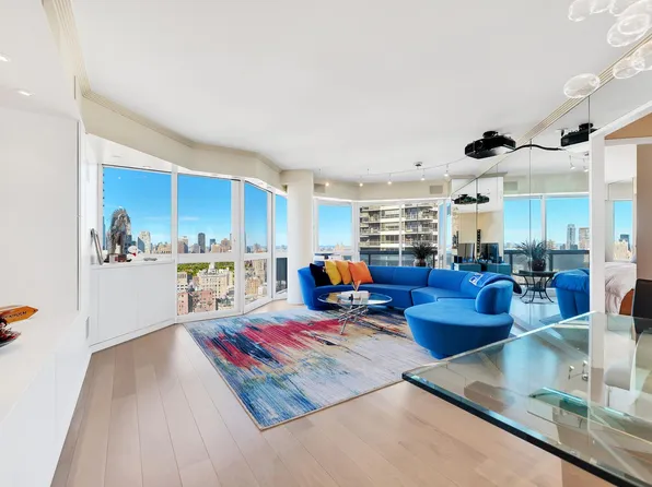 200 East 61st Street 35D image 1 of 10