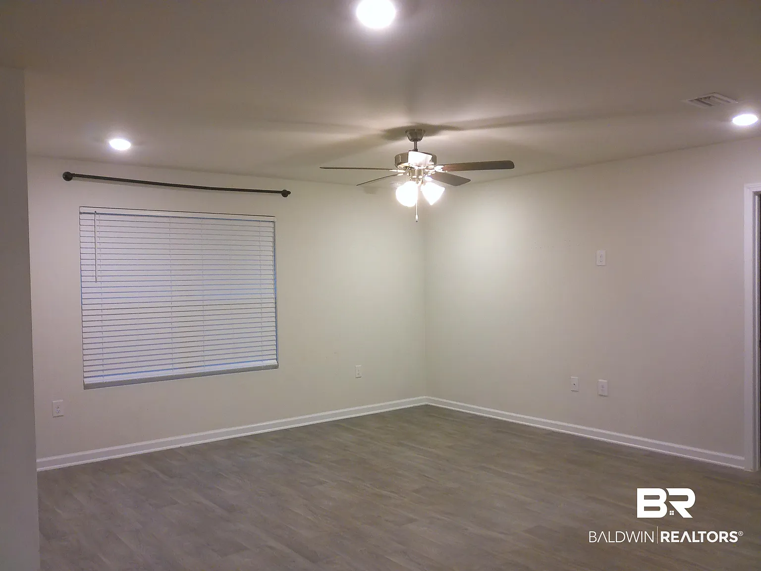 4 bed, 2.0 bath, 1747 sqft, $2,250 — Photo 4
