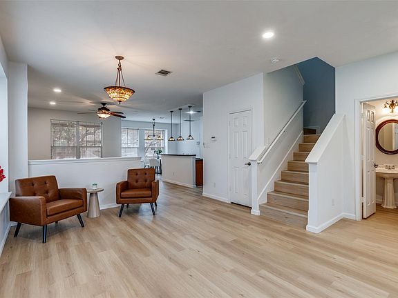 5th image of 814 Bogart Rd