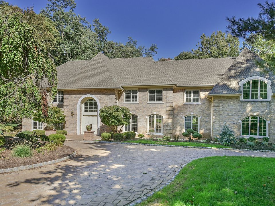1st image of 75 Glen Ave