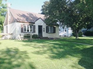 936 S 113th St, West Allis, WI 53214