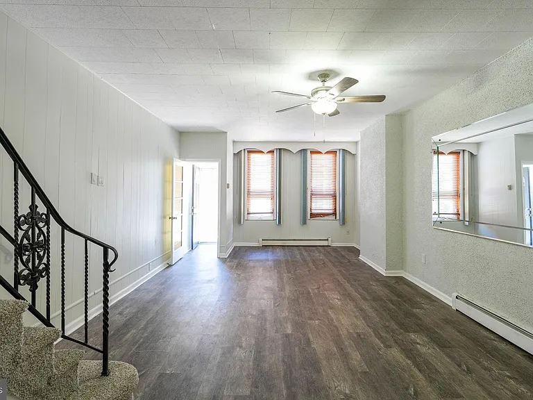 217 Moore St — Photo 4