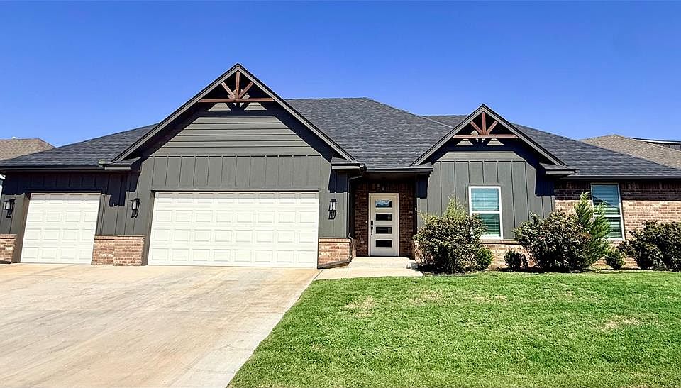 1st image of 15813 Langley Way