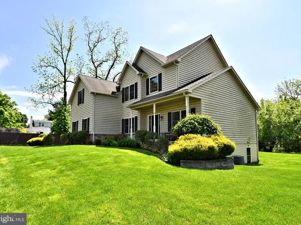 2866 1st St, Norristown, PA 19403