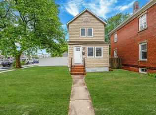 38 S Front St, Farmingdale, NY 11735