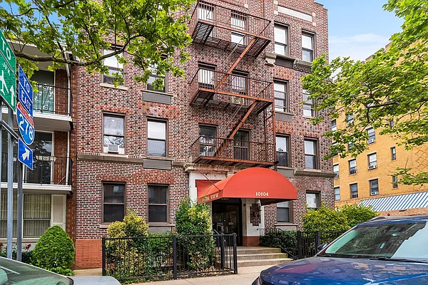 Sold by Redfin Real Estate | media 3