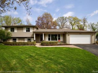 28932 Kendallwood Dr, Farmington Hills, MI 48334