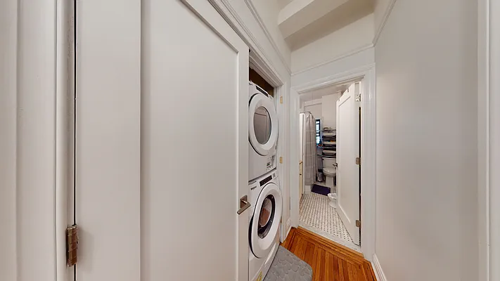 Rented by Bond New York | media 25