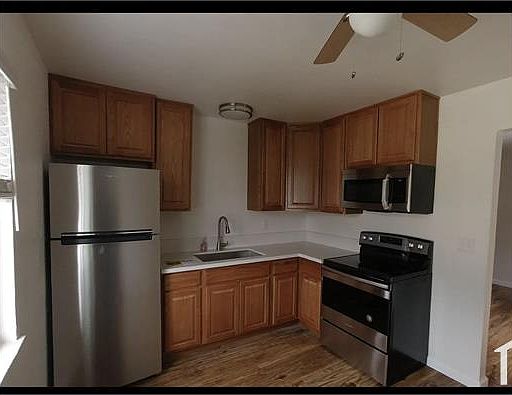 3rd image of 3074 Pearl Ave Unit 4