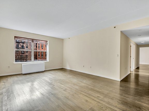 3rd image of 736 W 187th St APT 405