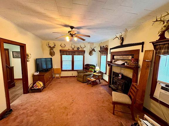 3rd image of 994 Clay Rd