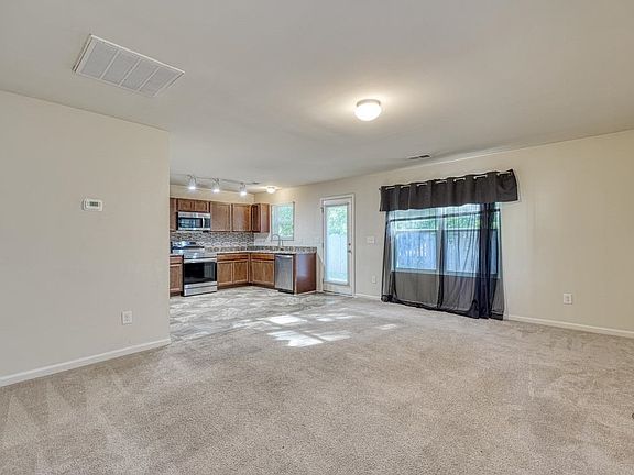 5th image of 423 Promised Land Dr