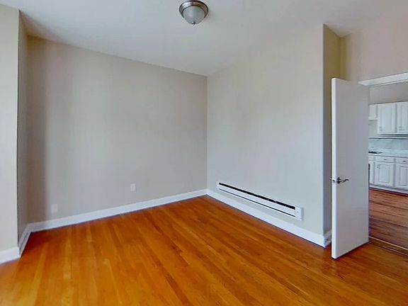 4th image of 121 George St APT 3