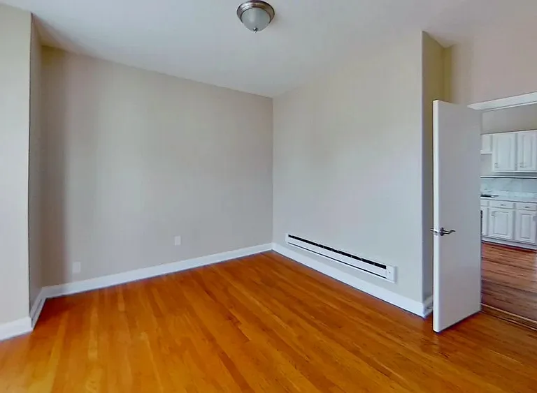 121 George St #3 — Photo 4