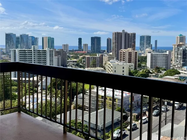 1560 Thurston Ave APT 1106, Honolulu, HI 96822