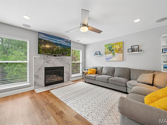 3rd image of 9318 Kenneth Pl