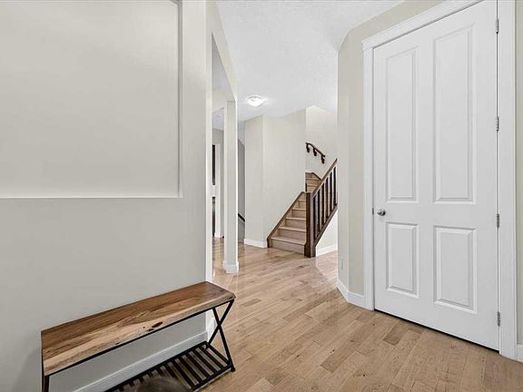 4th image of 6 W Auburn Shores Way SE