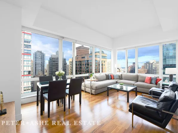 250 E 53rd St APT 3302, New York, NY 10022