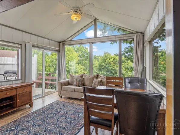 335 Snowshoe Loop, Newland, NC 28657