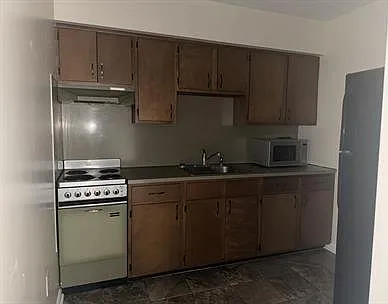 910 Florida Ave Apt 4 — Photo 4