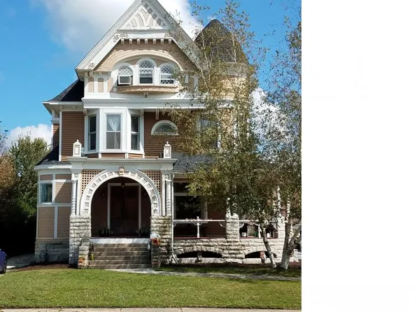 545 N Prairie St, Galesburg, IL 61401