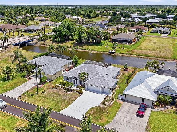 5th image of 885 Rotonda Cir
