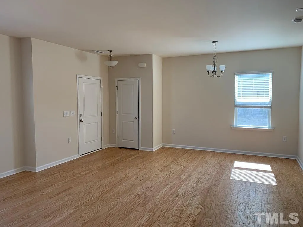 Building Photo - 37 Rambler Ln