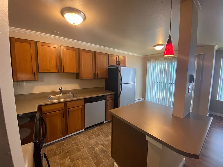 North Green Lake Apartments — Photo 10