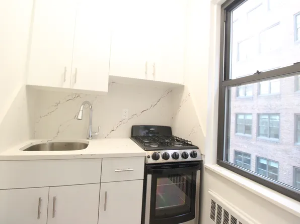 240 East 46th Street image 9 of 11