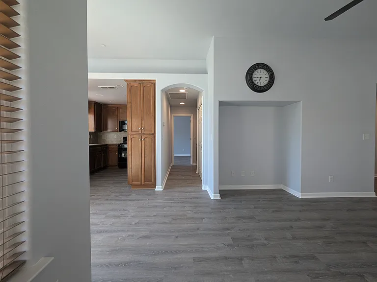 286 Santa Barbara Ave — Photo 17