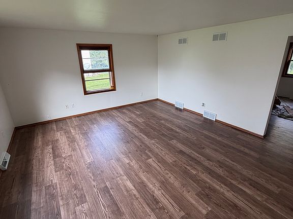 3rd image of 421 6th St #A