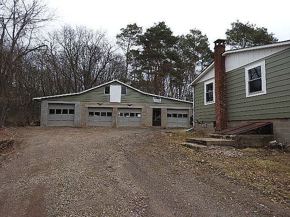 Driveway/4-car Garage