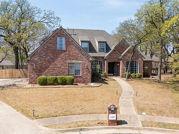 4th image of 2300 Foxwood Cir