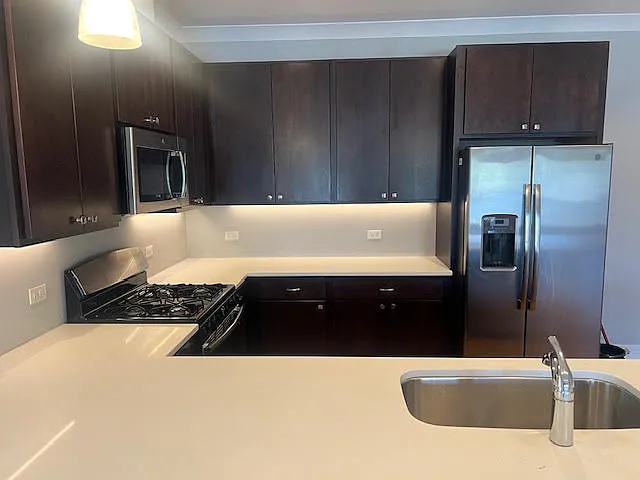 3 bed, 1600 sqft, $2,895 — Photo 2