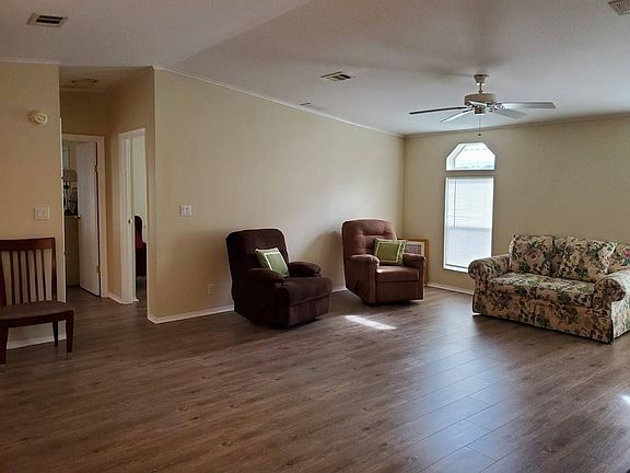 4th image of 61 Habersham Dr