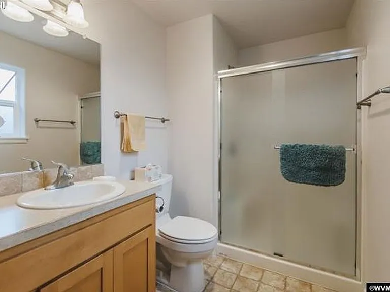 1096 Fuji Ln — Photo 18