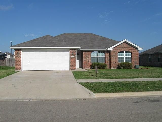 1st image of 3101 Wisteria Ln